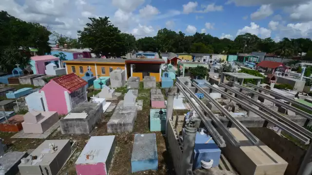 En Benito Juárez-Isla Mujeres el total de fosas es 15 mil 185, de las que sólo 800 están disponibles. Foto: Mario Hernández.