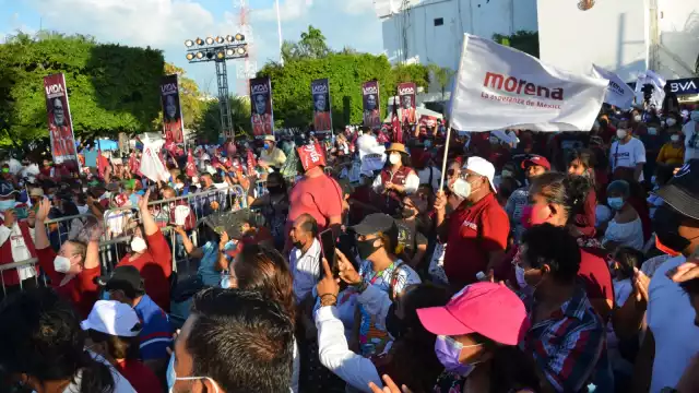 La Plaza Cívica “7 de Agosto” estuvo abarrotada