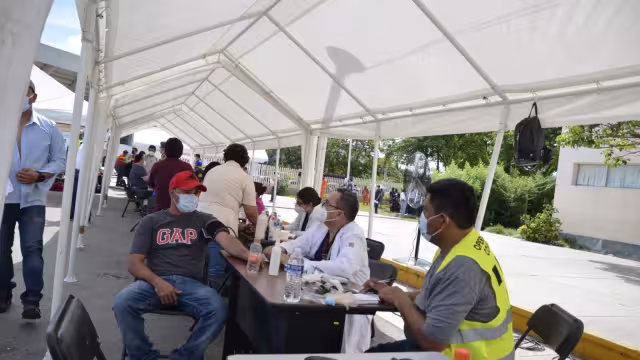 Inicia jornada de vacunación de 30 a 30 años en Ciudad del Carmen