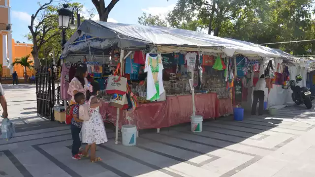 Uno de los principales incumplimientos ha sido la nueva plaza de artesanías, que ahora será realizada por la dependencia federal