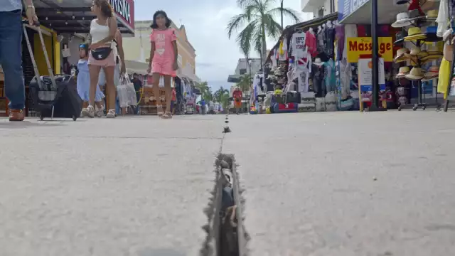 Tras la desalación y el uso del líquido este se filtra a los mantos freáticos, contaminándolos