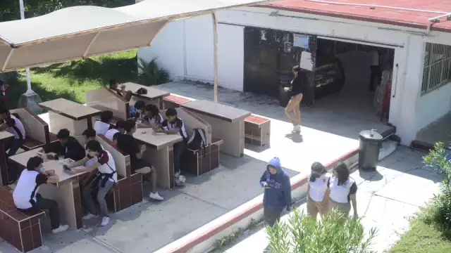 Los padres de familias temen que esta iniciativa incremente el acoso escolar y perjudique a los estudiantes