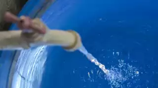 En Cancún, algunas familias recurren a la compra de pipas para realizar sus labores; la empresa fue la más demandada ante la Profeco en 2022