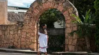 La leyenda dice que la anciana del cenote vela día y noche por la vida de sus descendientes