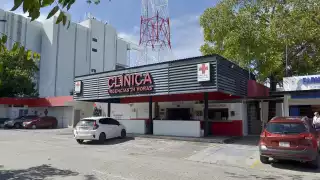 También falleció en la Cruz Roja una mujer identificada como L. V. N., quien acompañaba al presunto delincuente