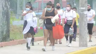 Familias originarias de otras partes de la república emigraron al Estado para tener mejor calidad de vida.
Las menores afirman que disfrutan vivir cerca del mar
