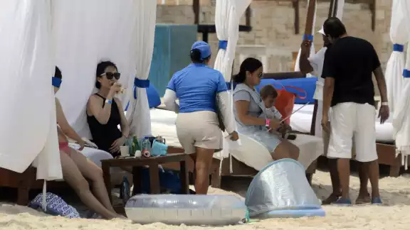 Según datos de ferias de empleo hechas en Cancún, los hoteleros ofrecen más puestos con salarios levemente altos del mínimo, que es de cuatro mil pesos mensuales Según datos de ferias de empleo hechas en Cancún, los hoteleros ofrecen más puestos con salarios levemente altos del mínimo, que es de cuatro mil pesos mensuales