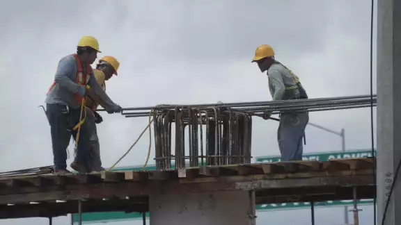 En el sector de la construcción se obtuvo un aumento del 1.5 por ciento, colocándose en el sitio 14 a nivel Nacional, al ser superado por Hidalgo, Tabasco y Chiapas En el sector de la construcción se obtuvo un aumento del 1.5 por ciento, colocándose en el sitio 14 a nivel Nacional, al ser superado por Hidalgo, Tabasco y Chiapas