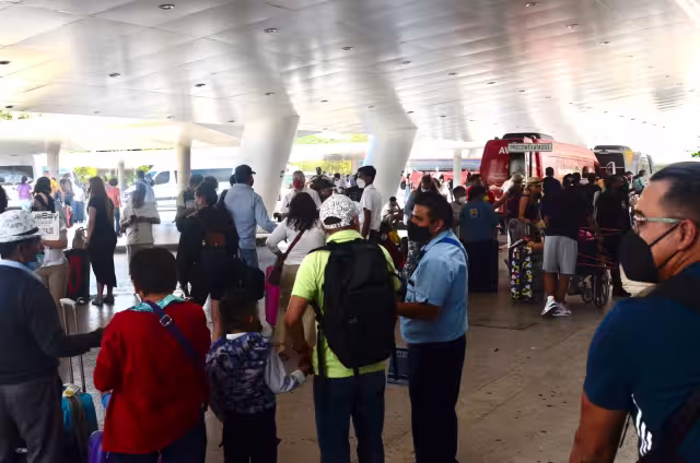 El aeropuerto de Cancún presentó atrasos en seis vuelos debido al mal clima en Estados Unidos, además de tres cancelaciones