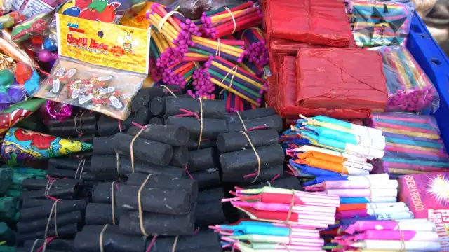 Los ruidos de estos explosivos traen daños en adultos mayores, personas con carencias auditivas y animales, señaló la especialista Gabriela Paredes