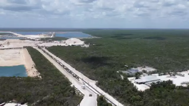 La compañía negó que haya asentamientos a su alrededor, y la desmintieron