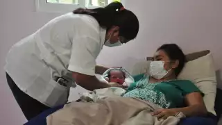 Asegura que sus abuelas le transmitieron el conocimiento de su oficio, por eso cuando se capacitó con la Secretaría de Salud, muchas cosas ya las conocía