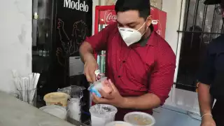 Se preparan sabores comunes como chocolate y fresa, y exóticos como cochinita pibil y relleno negro