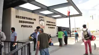 El contrato entre el Gobierno del Estado y Vitro Fomento Industrial señala que el reemplacamiento de moto valdría 122 pesos