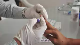 Actualmente, una persona infectada puede tratarse con una pastilla, antes se tomaban 70 al día