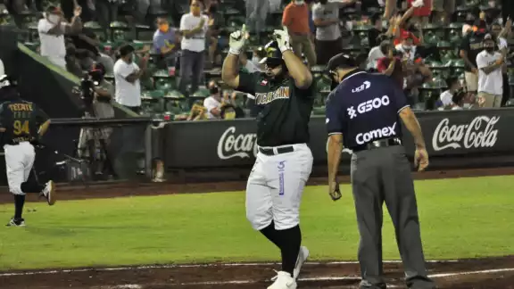 En el sexto partido, los Leones de Yucatán vencieron a los emplumados con una pizarra de 5x1 En el sexto partido, los Leones de Yucatán vencieron a los emplumados con una pizarra de 5x1