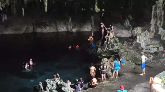 Los pobladores aún toman agua de los pozos, lo que pone en riesgo su salud con la reactivación de la mega granja Los pobladores aún toman agua de los pozos, lo que pone en riesgo su salud con la reactivación de la mega granja