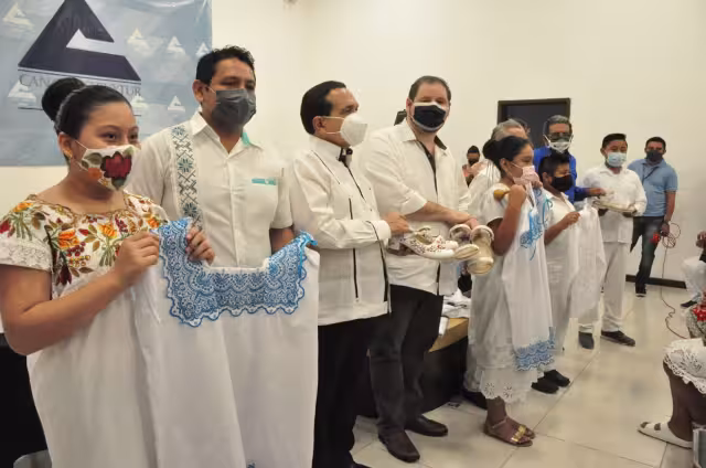 El coro infantil busca mantener viva la cultura maya