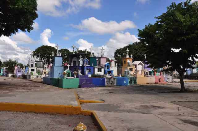 Después de las conmemoraciones a los fieles difuntos los cementerios volverán a estar cerrados Foto: Víctor Gijón