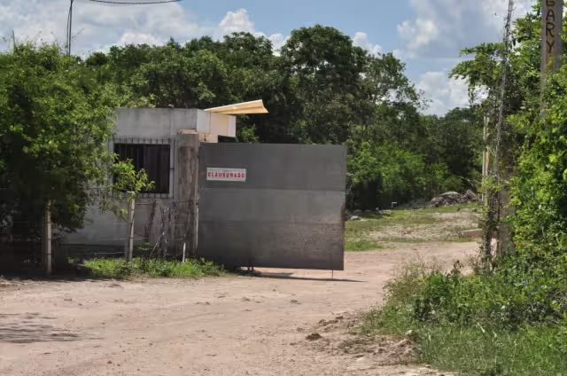La construcción de la granja no se informó a los habitantes