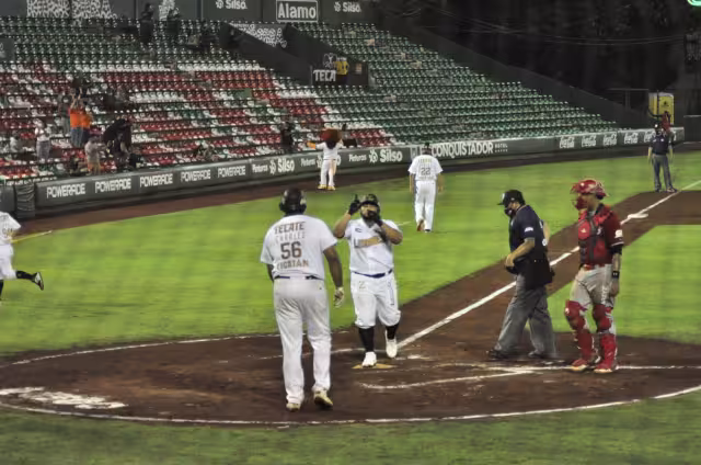 Con la suspensión de la primera serie el sábado se jugo una doble jornada