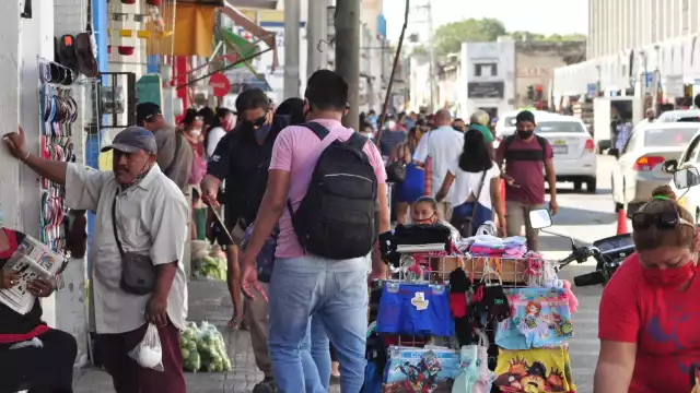 DE los visitantes al centro, son los locales quienes usan más los cubrebocas que los turistas