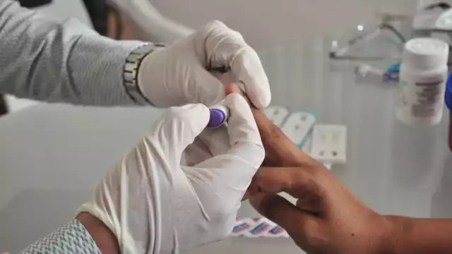 Actualmente, una persona infectada puede tratarse con una pastilla, antes se tomaban 70 al día