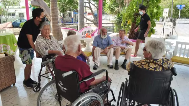 Aunque no tienen una cifra exacta de cuántos beneficiarios recibirán la vacuna AstraZeneca, esperan anunciarla el domingo