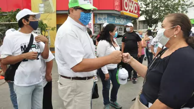 Los habitantes del fraccionamiento denunciaron que sus clientes y proveedores se han visto afectados con multas y retención de placas