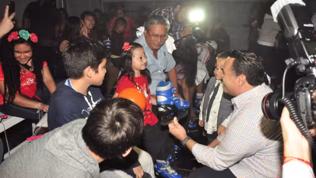 Renán Barrera pagó 52 millones de pesos por una pista de hielo a la misma empresa que había dado el servicio en Quintana Roo por 2.9 millones