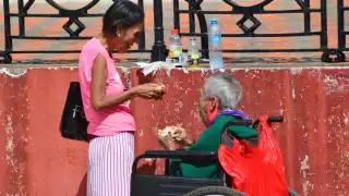 El porcentaje de la población con ingreso inferior a la línea de pobreza extrema es de 18.5 puntos, que equivale a un aumento de 25 mil 600 personas sin recursos suficientes