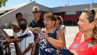 Docentes van en contra de Trinidad Contreras, administradora de la Casa del Maestro Jubilado