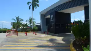 Los trabajadores presumen que firmaron un documento para
recibir la vacuna de manera voluntaria