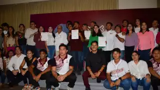 Los jóvenes invitaron a participar en las elecciones de 2024