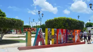 En las letras podemos observar la figura del Puruxón Cauich