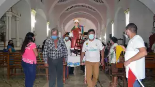 El tradicional "torito" amenizó la noche a los fieles que asistieron al evento