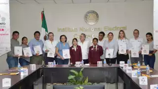 Eyra Chuc y Sixto Montero visitaron el INE en la CDMX