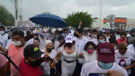 Aun con lluvia, Layda Sansores celebró su virtual victoria Aun con lluvia, Layda Sansores celebró su virtual victoria