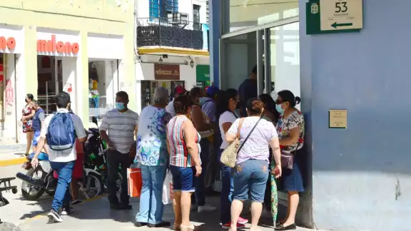 Las estrategias principales para evitar el contagio de COVID-19 son el uso adecuado del tapabocas y la Sana Distancia, pero no se aplica del todo en la ciudad