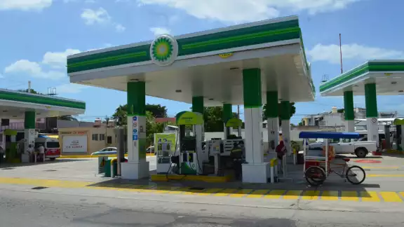El precio del petróleo llegó a su nivel más alto desde la invasión de Crimea en el 2014 El precio del petróleo llegó a su nivel más alto desde la invasión de Crimea en el 2014