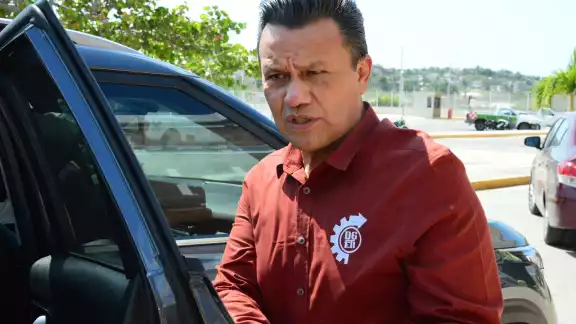 Ricardo Ramírez, representante del DGTI, evadió las respuestas sobre los casos de acoso en el CBTIS 9 de Campeche Ricardo Ramírez, representante del DGTI, evadió las respuestas sobre los casos de acoso en el CBTIS 9 de Campeche