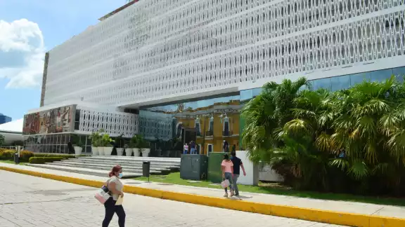 La eliminación de requisitos como la residencia mínima de cinco años, no es algo relevante, expuso