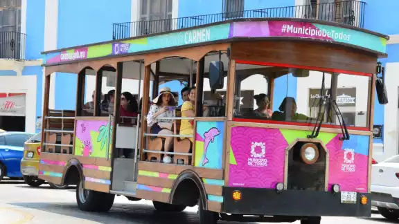Dos tranvías fueron traídos de Ciudad del Carmen Dos tranvías fueron traídos de Ciudad del Carmen