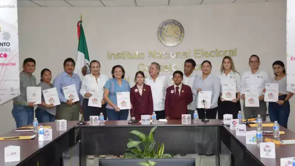 Eyra Chuc y Sixto Montero visitaron el INE en la CDMX Eyra Chuc y Sixto Montero visitaron el INE en la CDMX
