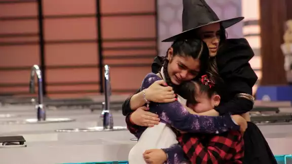 La salida de América fue dolorosa para sus compañeros más cercanos. Foto: MasterChef Junior La salida de América fue dolorosa para sus compañeros más cercanos. Foto: MasterChef Junior