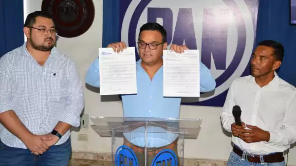 El vocero de Partido Acción Nacional, José Inurreta Borges pidió reparar el Malecón de Campeche El vocero de Partido Acción Nacional, José Inurreta Borges pidió reparar el Malecón de Campeche