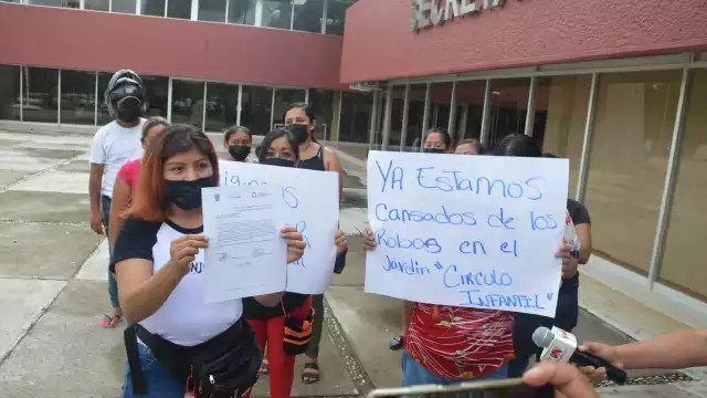 Paterfamilias ironizaron que había más vigilancia policiaca cuando funcionaba el bar “La Mamba” a un costado del jardín de niños