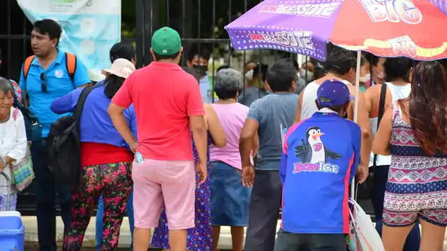 Padres de familia piden a Seduc resolver falta de electricidad en escuela primaria.