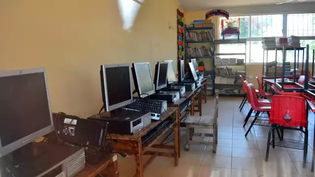 Los centros de computo no se usan para lo que fue instalados en los centros educativos