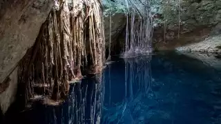 Marcos Soberanis Medina, quien es responsable del cuidado y vigilancia del subterráneo, precisó que la dolina tiene una profundidad de 66 metros